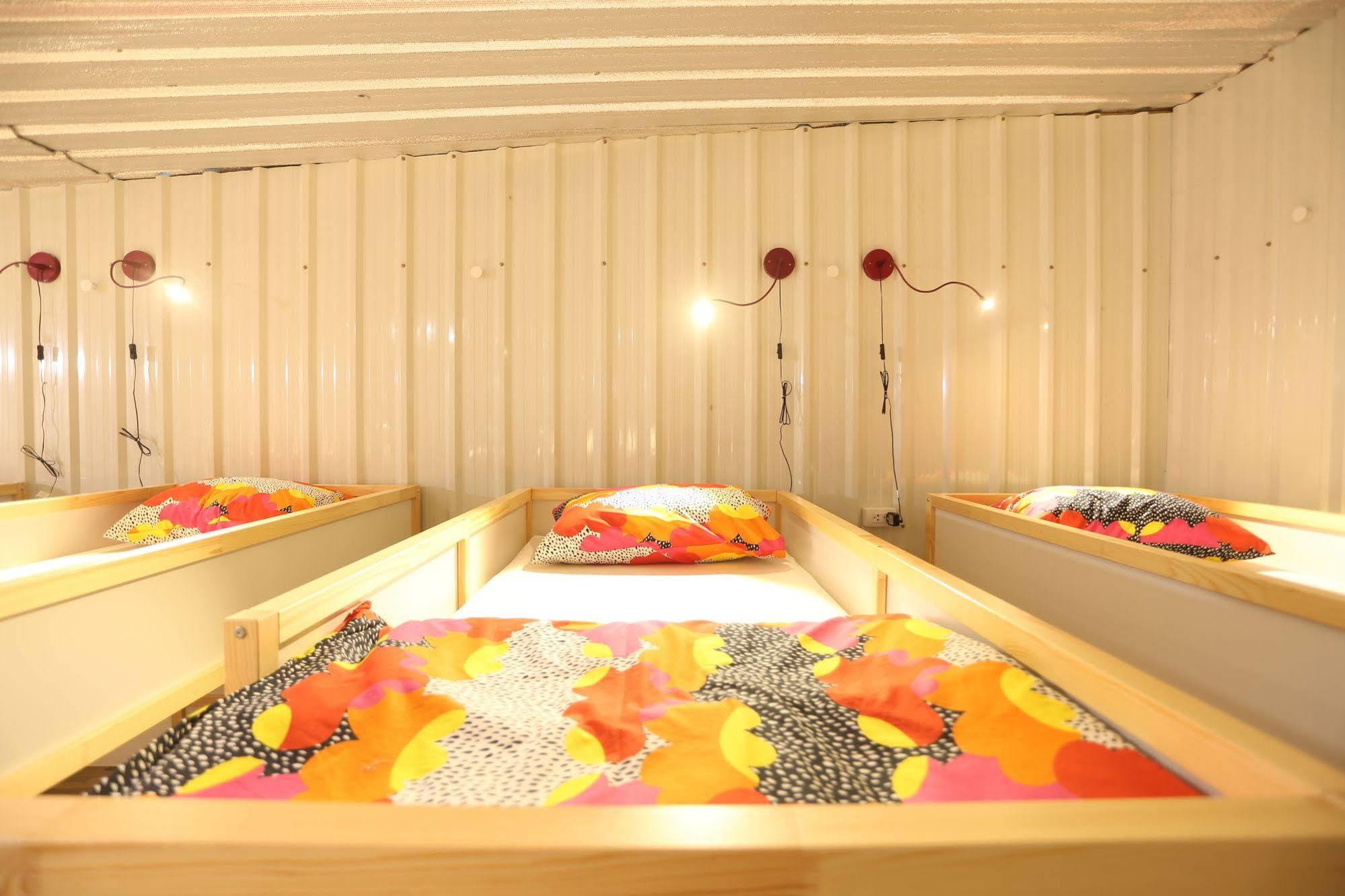 Blue Jasmine Hostel Bangkok Exteriör bild