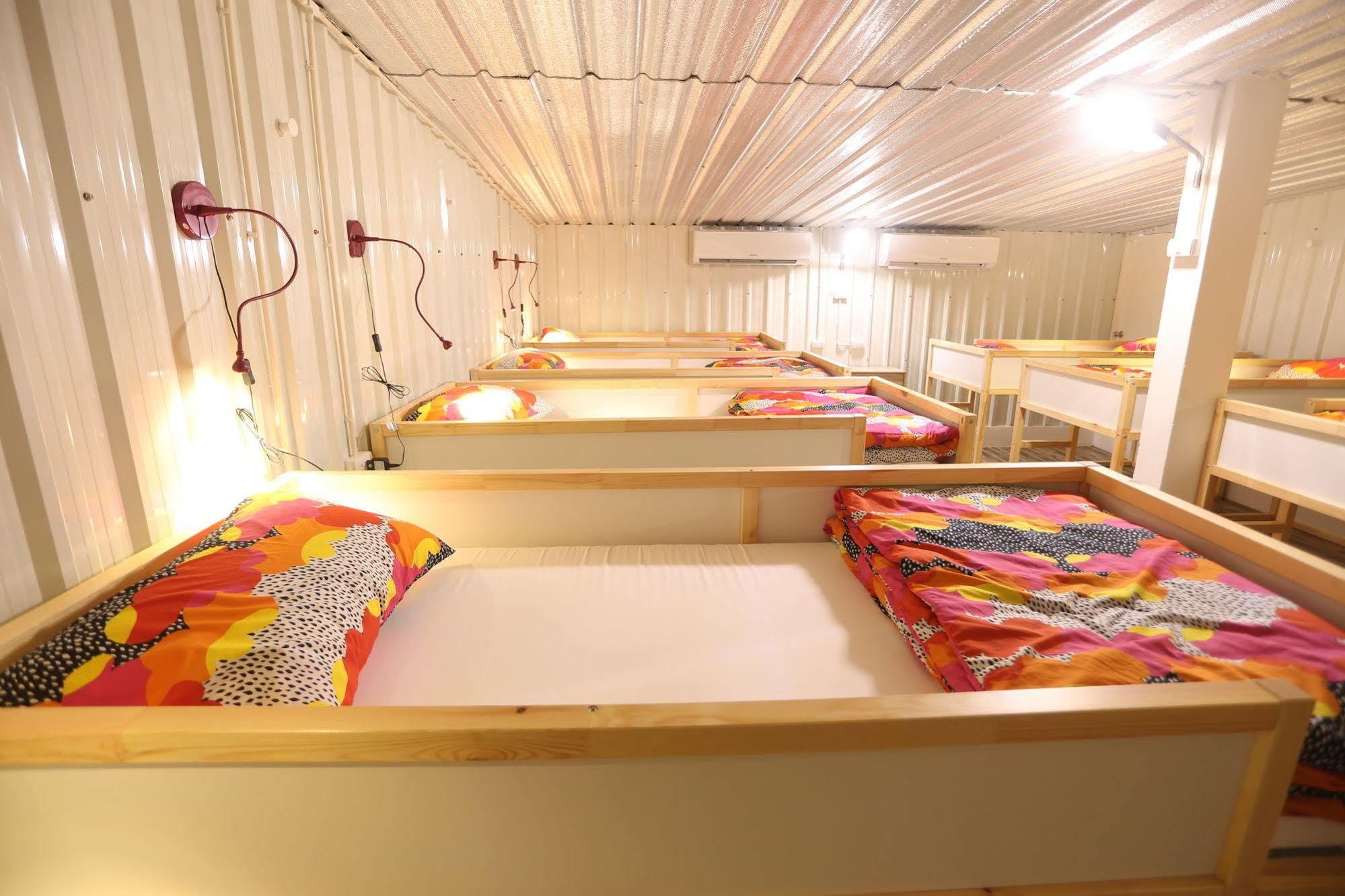 Blue Jasmine Hostel Bangkok Exteriör bild