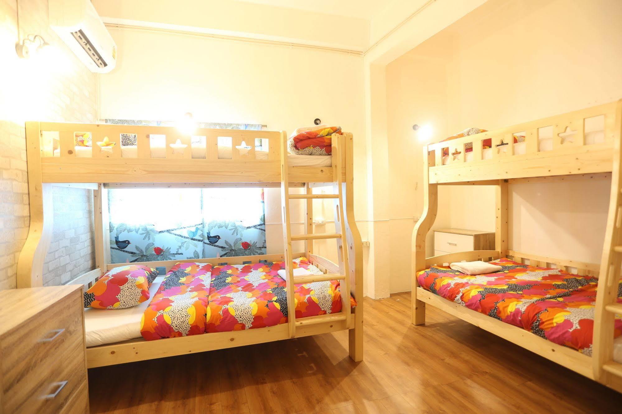Blue Jasmine Hostel Bangkok Exteriör bild